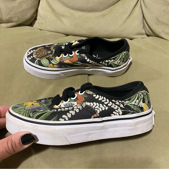 Vans Kids Shoes Disney jungle book 
In good used condition see photos - Picture 3 of 10